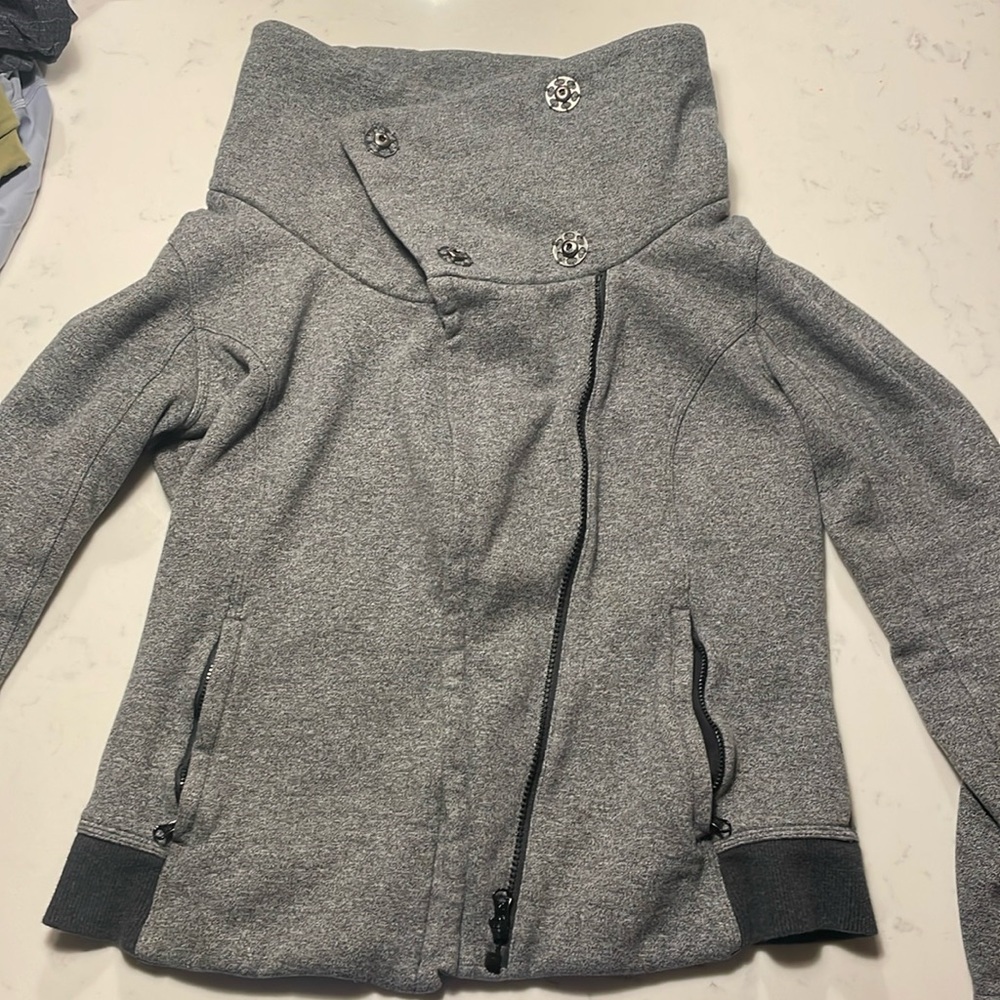 Lululemon women’s zip up jacket size 8